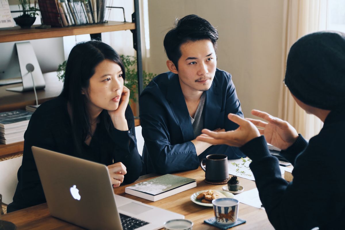 【黃子欽的設計嘴,泡】設計封面像剪輯影片,要找出觸動人心的那一格──與設計工作室霧室對談(一)