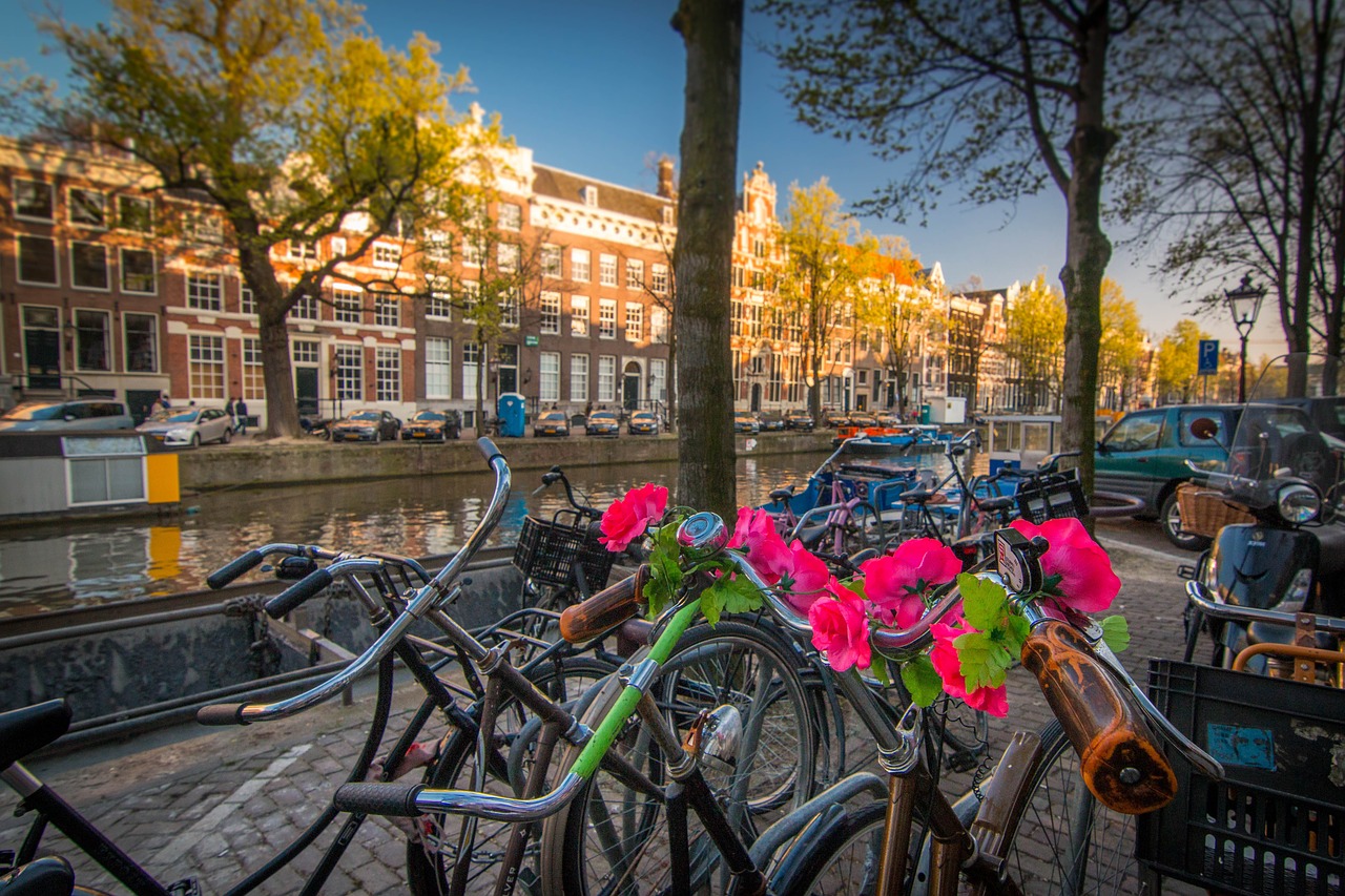 amsterdam-1089647_1280
