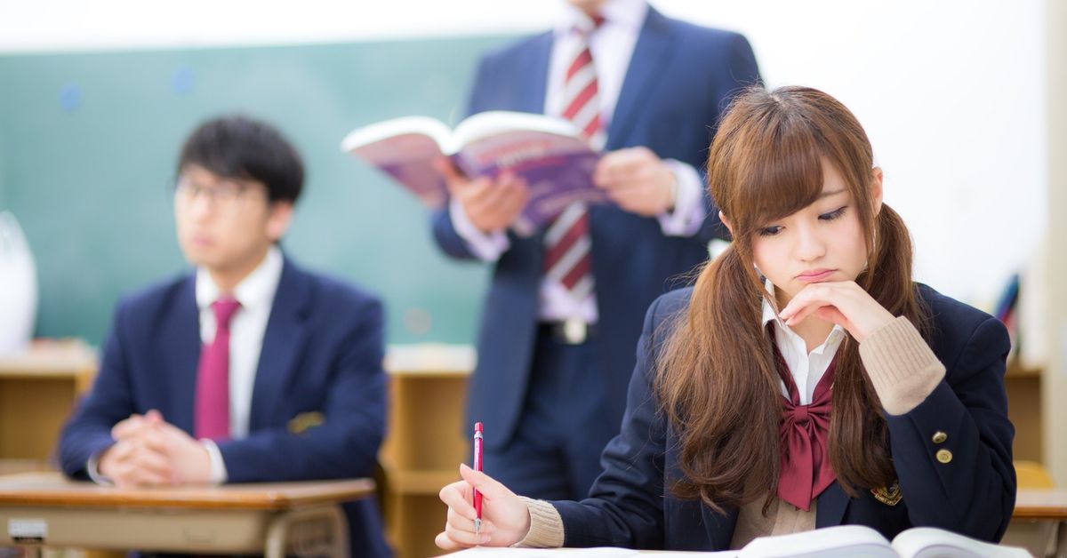 學校其實就是個被成年人認定為「次等」的社會