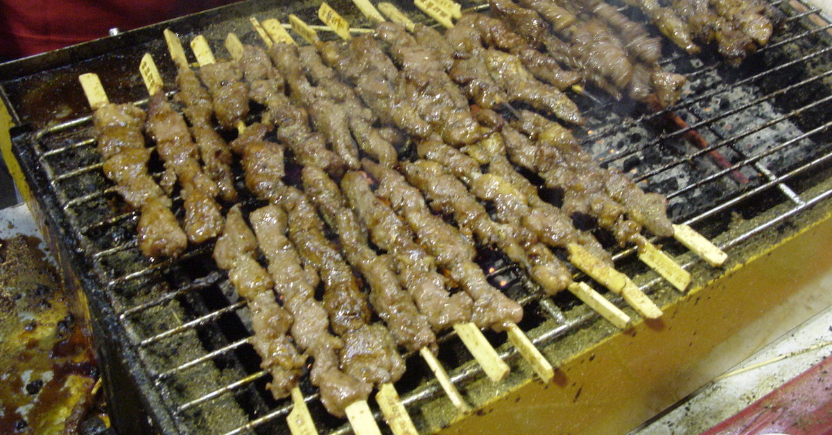 北海道的公園大得能打高爾夫球,是為了烤肉?