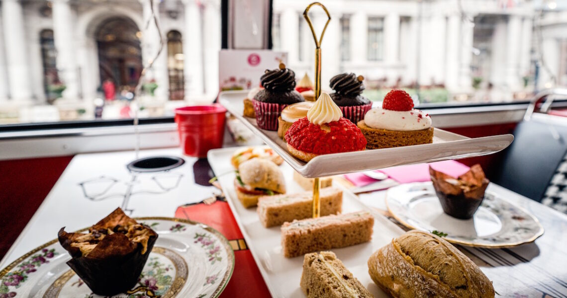 三層架怎麼擺 紅茶要加糖加奶 來場英式下午茶小測驗 Readmoo閱讀最前線readmoo閱讀最前線