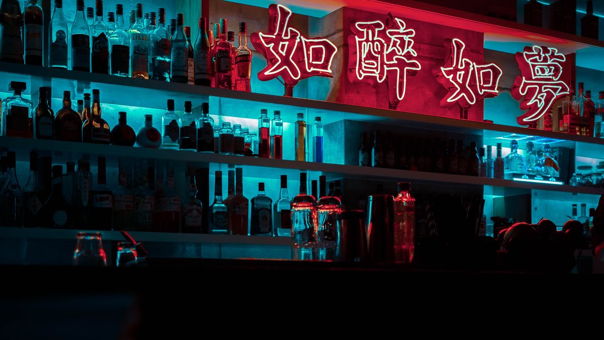 【一週E書】我們看不見的地方,物事成因存在那裡。《華燈初上》