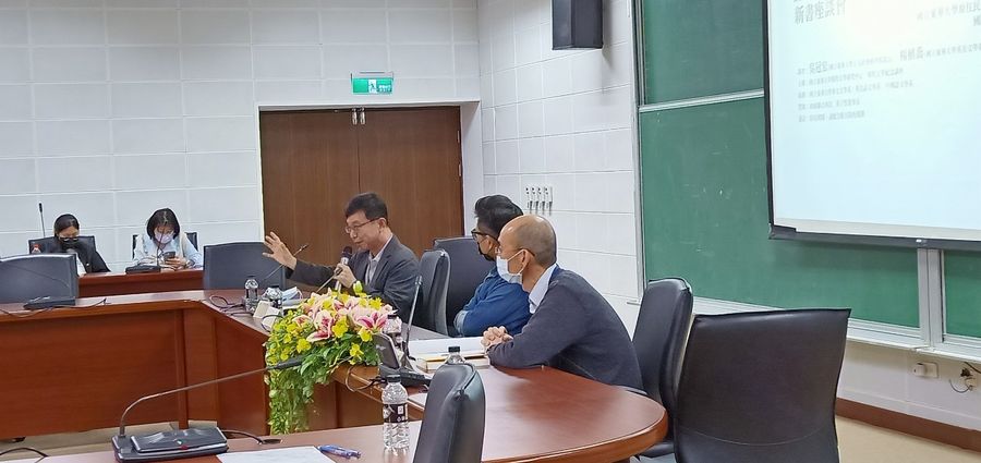 【獻給未來,楊牧思想的航海圖】之五:在偉大心靈面前的盲蟻摸象