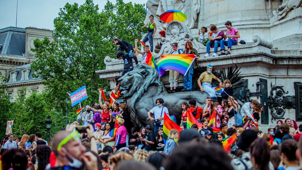 特權是隱形的，就像水裡的魚不會意識到水的存在 - Readmoo閱讀最前線