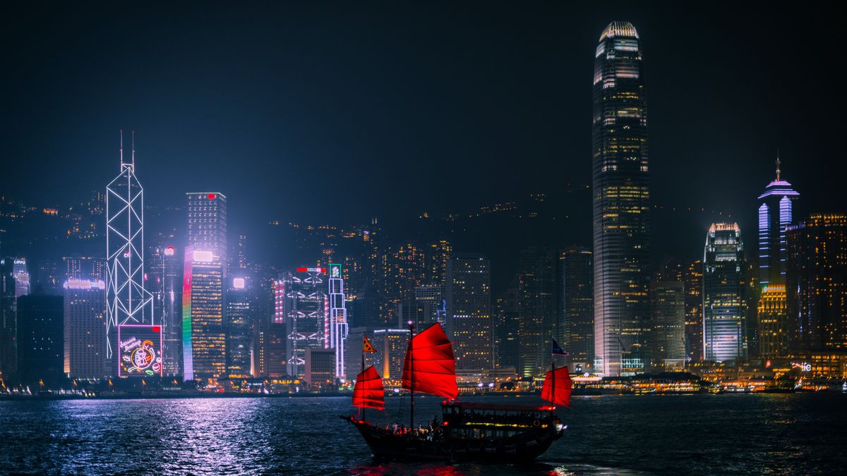 【讀者舉手】用前後二十年的時間與四座國際大城,講香港的故事:《千禧黑夜》