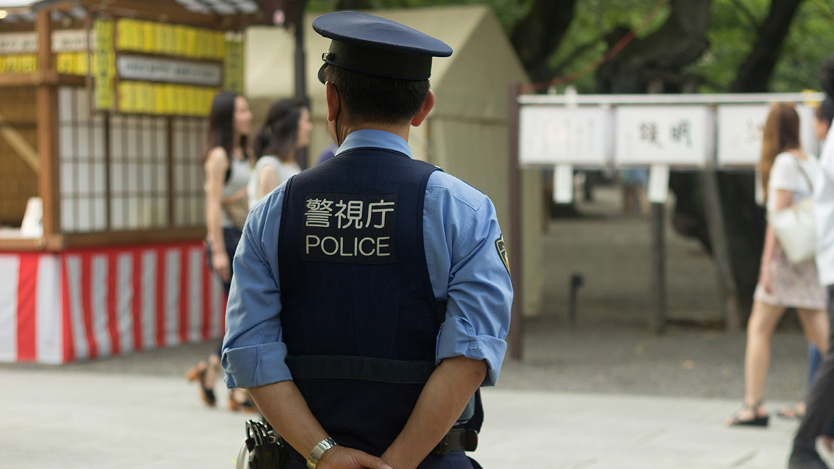「這樣的故事,你們覺得好笑嗎?」