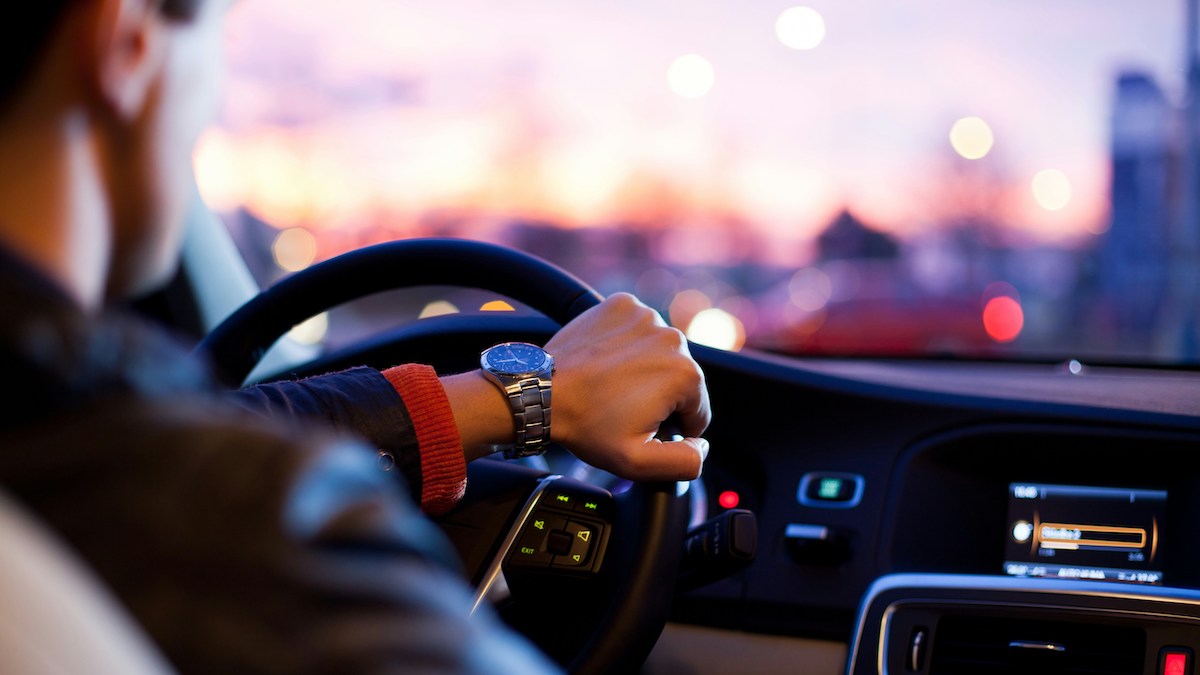經紀人只要負責開車載藝人跑行程?