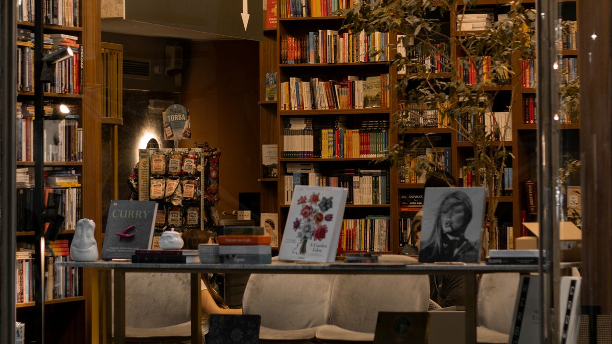 【讀者舉手】你不知道的書店現實面和魔幻面:《從前從前,有間古書店》