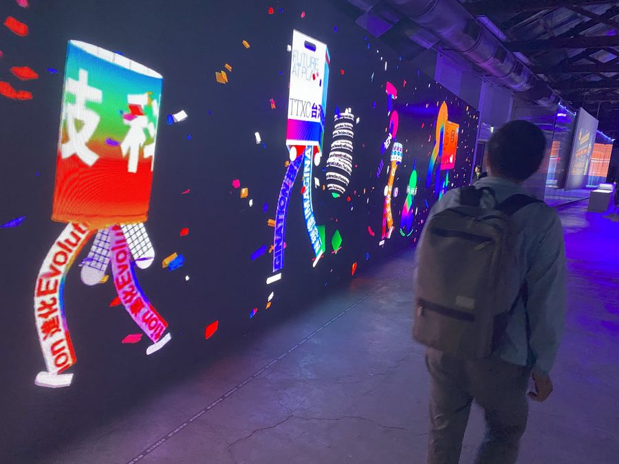 在TTXC說服AI、聽見光，然後跟心裡的神對話