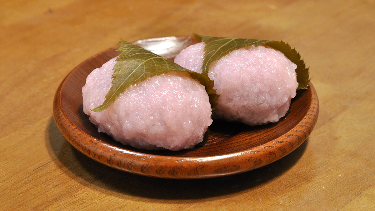 像春天在草原上盛開的花朵──櫻餅