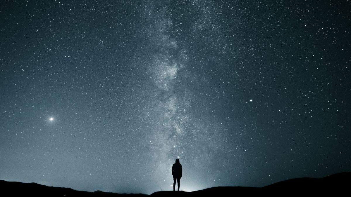 【讀者舉手】宇宙之大,是要讓人明白「渺小」本身就是奇蹟:《在異星的天空下》