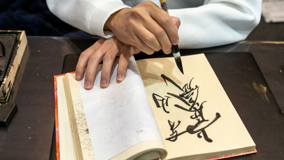 【讀者舉手】為人代筆，必須用心傾聽：《當墨光閃耀》