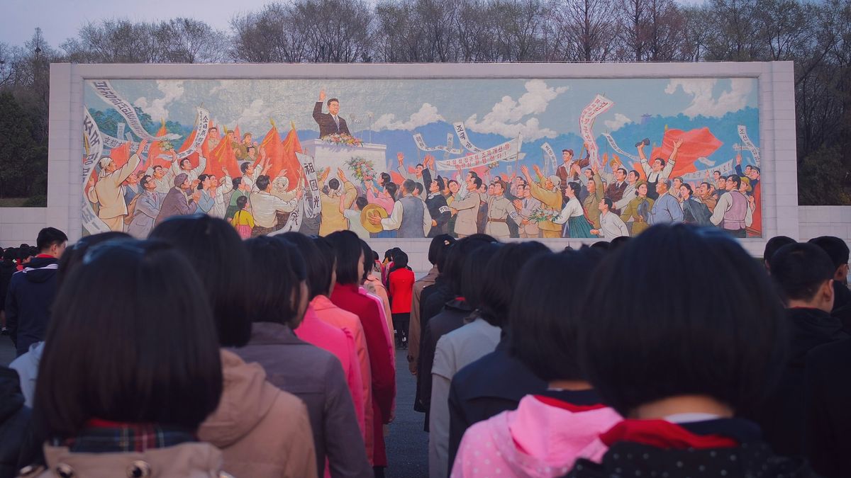 【讀者舉手】她突然發現,外國的狗吃得比本國的醫生好:《我們最幸福》
