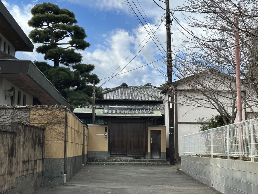 【Check-In文學現場】川端康成篇之一（下）《淺草紅團》、《千羽鶴》、《睡美人》：從大阪到逗子，「永遠的旅人」川端康成生涯之旅