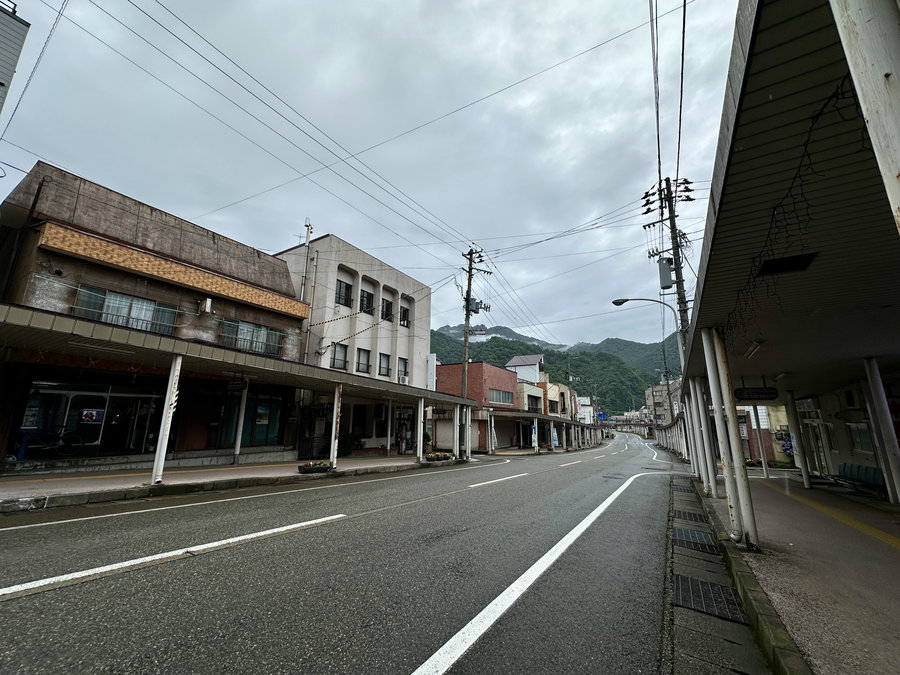 【Check-In文學現場】川端康成篇之三《雪國》(中):雙蝶交纏,愛無能的悲傷與悔恨
