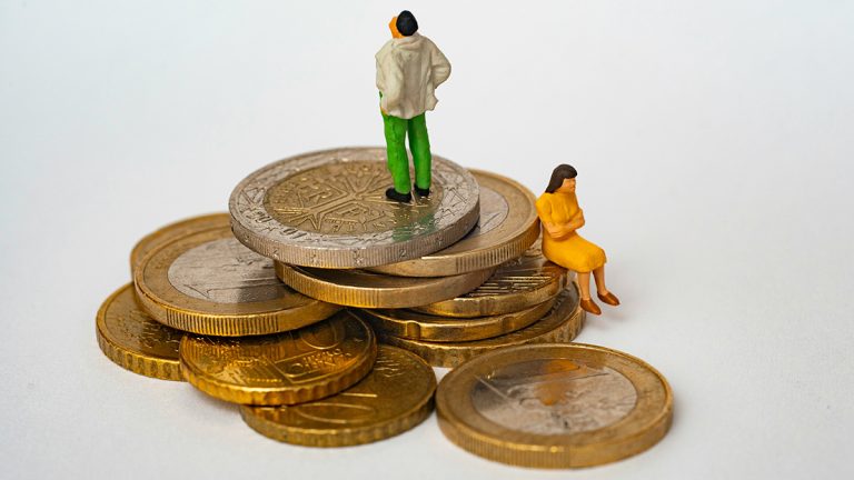 「金錢圈」不重疊，再相愛的兩個人也會走向決裂！
