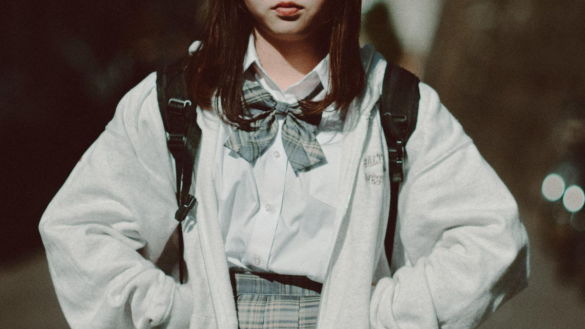 【讀者舉手】幽靈完全犯罪承包商與小學六年級少女聯合偵破離奇命案，特殊設定本格推理：《不適合少女的完全犯罪》