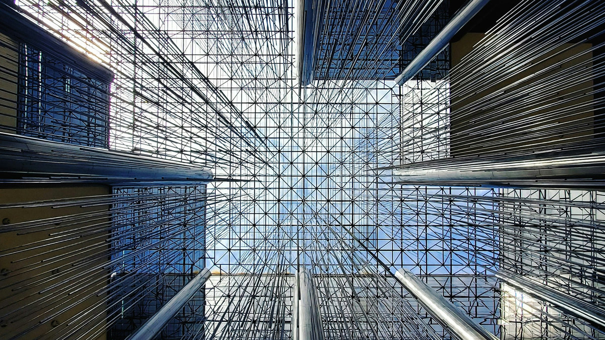 【讀者舉手】《平面國》:我們所相信的世界,是否只是另一個平面?